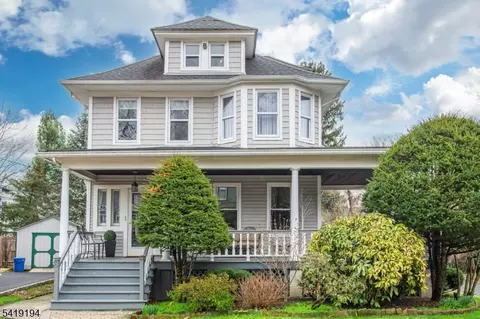 8 Appleton Rd, Bloomfield, NJ 07003