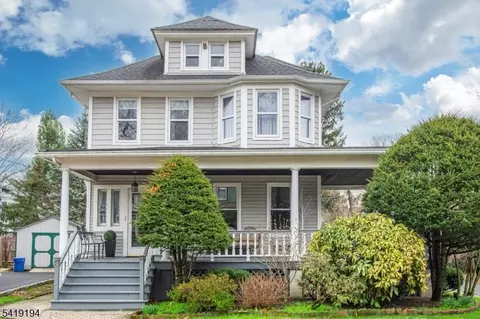 8 Appleton Rd, Bloomfield, NJ 07003