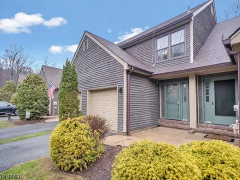 44 Manchester Ln #F, West Milford, NJ 07480