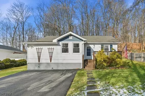 5 Chestnut Ave, Mount Arlington, NJ 07856