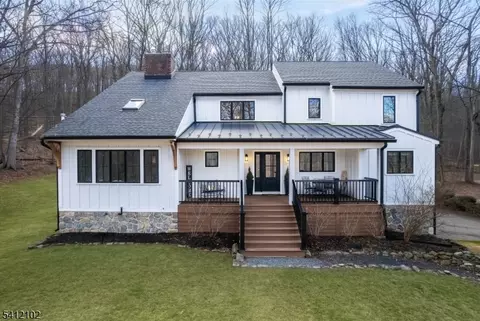 123 W Valley Brook Rd, Califon, NJ 07830