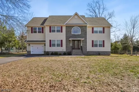 8 Wharton Ave, Bridgewater, NJ 08807