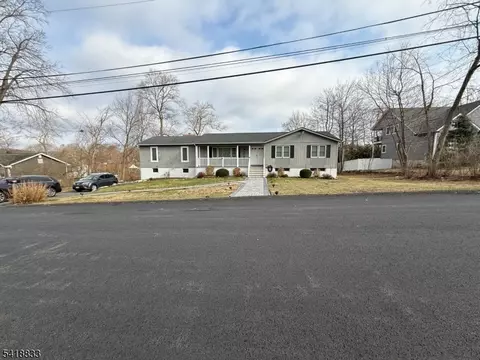 24 Yacht Club Dr, Lake Hopatcong, NJ 07849