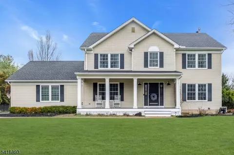 8 Governor Rd, Flemington, NJ 08822