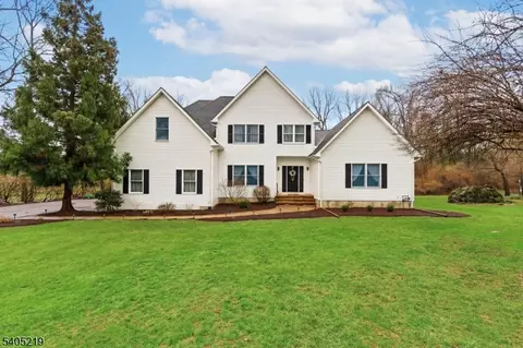 15 Mountainview Dr, Green Twp, NJ 07821