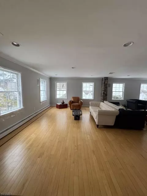 14 Hidden Valley Dr, Vernon, NJ 07462