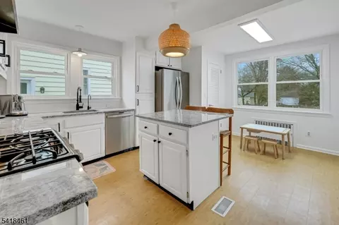 28 Molter Ave, Springfield, NJ 07081 photo 13