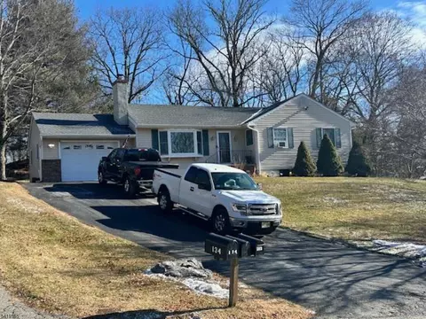130 Otterhole Rd, West Milford, NJ 07480
