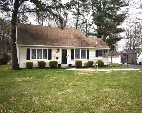 29 Brookside Ave, Pompton Plains, NJ 07444