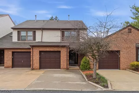 10 Betty Ct, Lebanon, NJ 08833