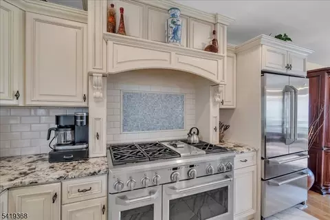49 Laguna Dr, Wayne, NJ 07470 photo 5