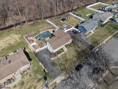49 Laguna Dr, Wayne, NJ 07470