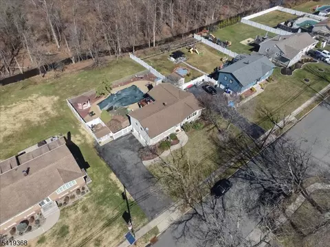 49 Laguna Dr, Wayne, NJ 07470