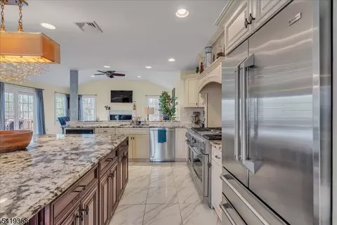 49 Laguna Dr, Wayne, NJ 07470 photo 7