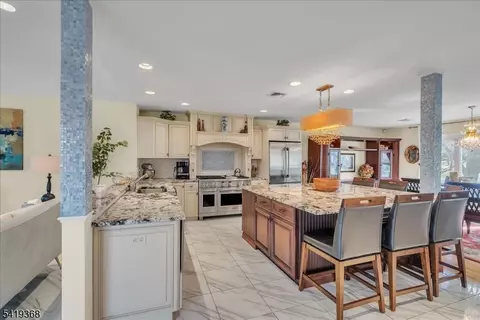 49 Laguna Dr, Wayne, NJ 07470 photo 4