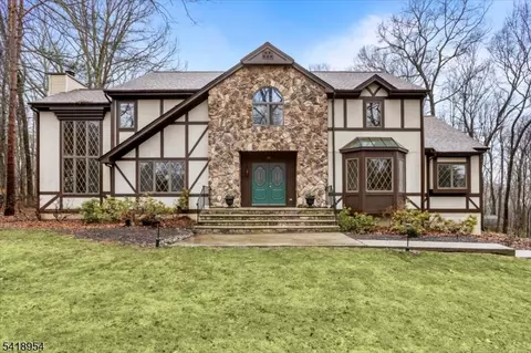 36 Westbury Dr, Sparta, NJ 07871