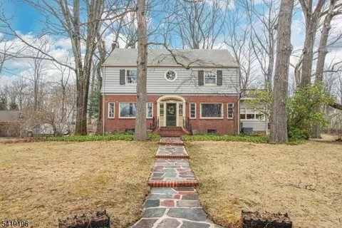 10 Farview Ave, Randolph, NJ 07869