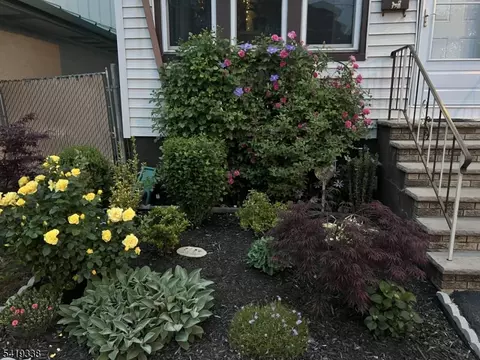515 E Blancke St, Linden, NJ 07036