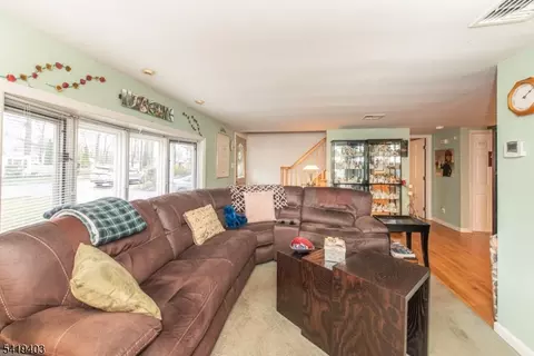 77 Eldora Rd, Parsippany, NJ 07054 photo 3