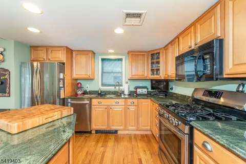 77 Eldora Rd, Parsippany, NJ 07054 photo 7