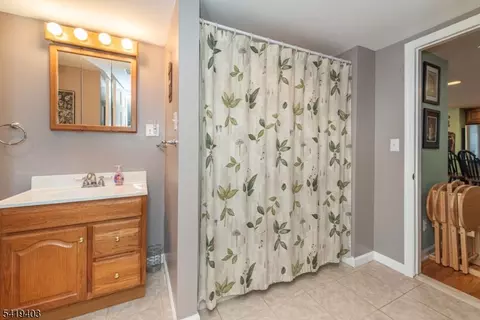 77 Eldora Rd, Parsippany, NJ 07054 photo 9