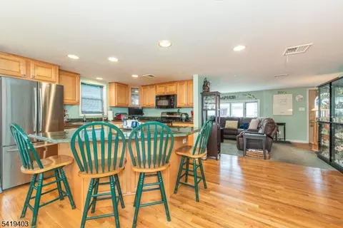 77 Eldora Rd, Parsippany, NJ 07054 photo 6