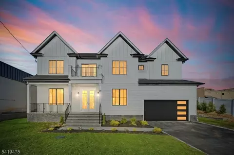 30 Grand Ter, Livingston, NJ 07039