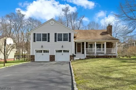 42 Arden Ct, Berkeley Heights, NJ 07922