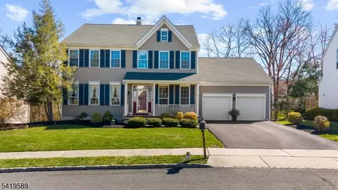 31 Abraham Rd, Whitehouse Station, NJ 08889