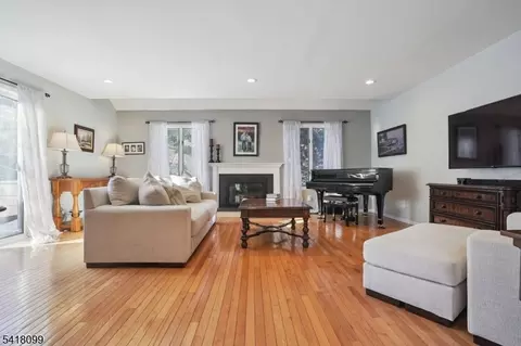 77 Derby Ct, Madison, NJ 07940