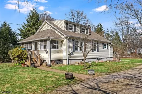25 Millbrook Rd, New Vernon, NJ 07976