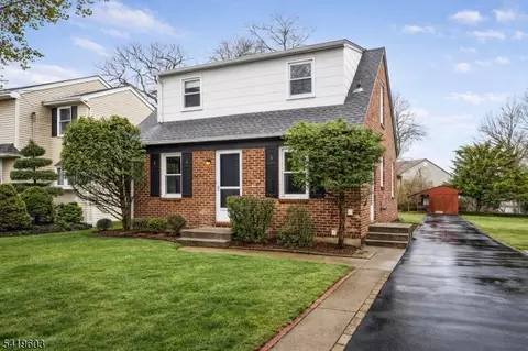 92 Hickory St, Dumont, NJ 07628