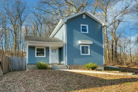 157 Kings Hwy, Landing, NJ 07850