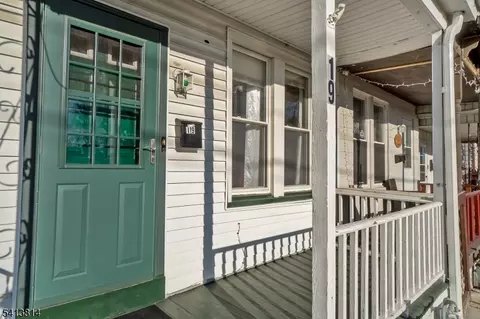19 Railroad Ave, Phillipsburg, NJ 08865