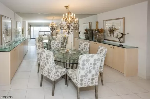 2 Claridge Dr #7NE, Verona, NJ 07044