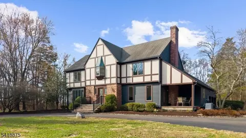 24 Partridge Rd, Flemington, NJ 08822