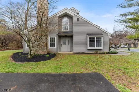 21 Andover Cir # A, Princeton, NJ 08540