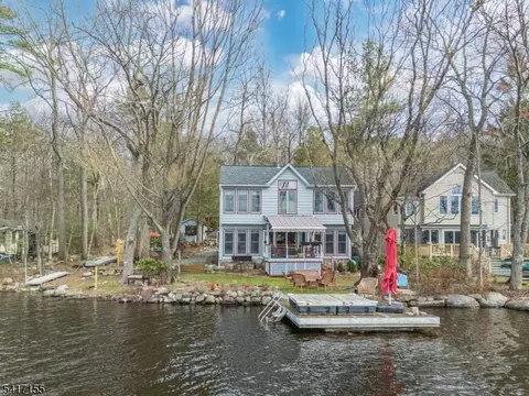 239 E Shore Lake Owassa Rd, Newton, NJ 07860