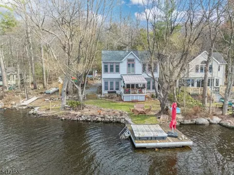 239 E Shore Lake Owassa Rd, Newton, NJ 07860