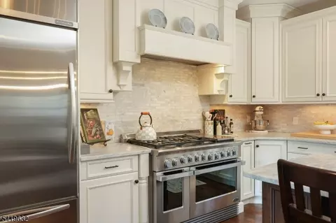 23 Galloping Hill Rd, Basking Ridge, NJ 07920 photo 8