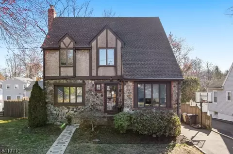 20 Vincent St, Hillsdale, NJ 07642