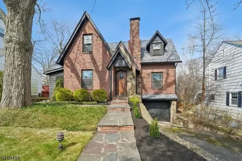 9 Dogwood Rd, West Orange, NJ 07052