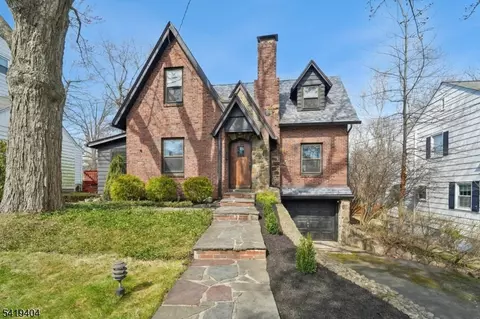 9 Dogwood Rd, West Orange, NJ 07052