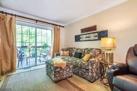 8 Tomahawk Dr, Wayne, NJ 07470 photo 15