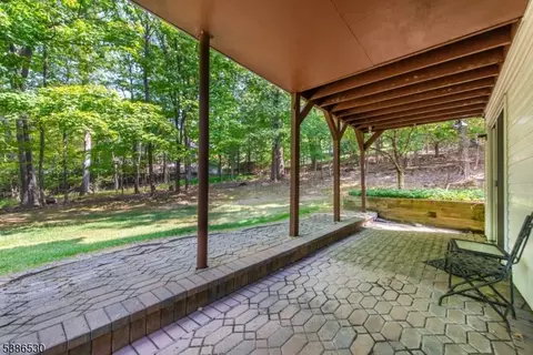 8 Tomahawk Dr, Wayne, NJ 07470 photo 31
