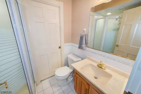 8 Tomahawk Dr, Wayne, NJ 07470 photo 28
