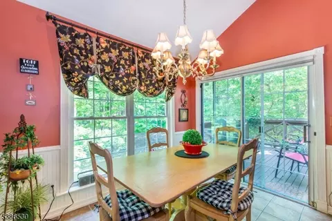 8 Tomahawk Dr, Wayne, NJ 07470 photo 9