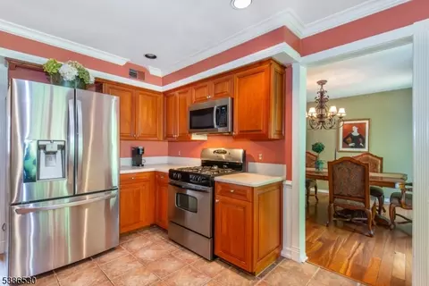 8 Tomahawk Dr, Wayne, NJ 07470 photo 11