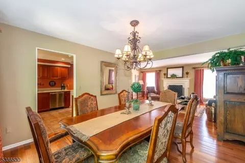 8 Tomahawk Dr, Wayne, NJ 07470 photo 14