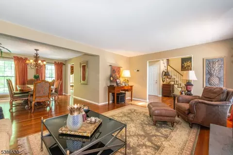 8 Tomahawk Dr, Wayne, NJ 07470 photo 5
